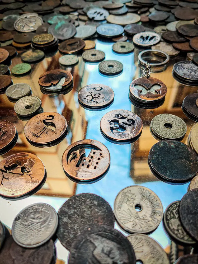 title-reciclaje creativo y sostenibilidad monedas -kupka store handmade products-productos artesanales hechos a mano-kupkastore.com-title