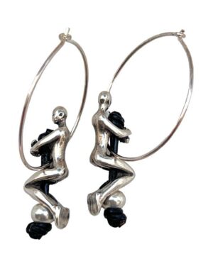 Pendientes miniesculturas humanas